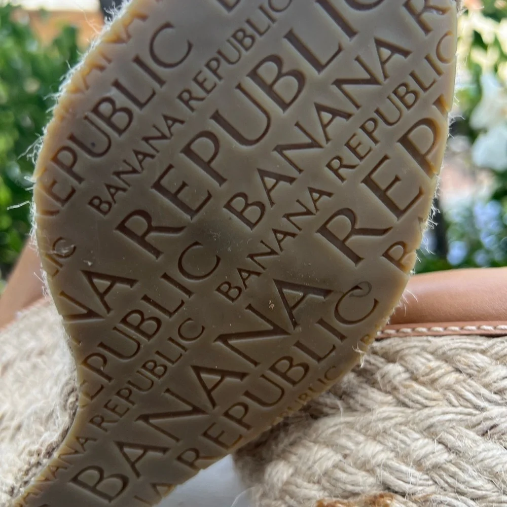 Banana Republic Tan Leather Wedge Peep-Toe